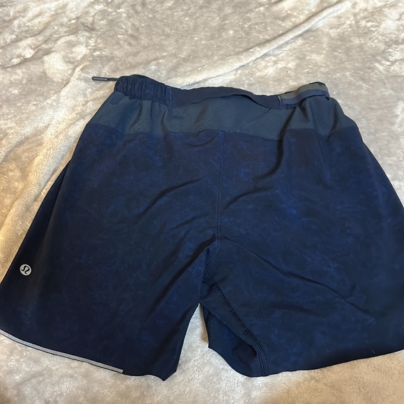 Lululemon men’s surge shorts with liner - Picture 3 of 6